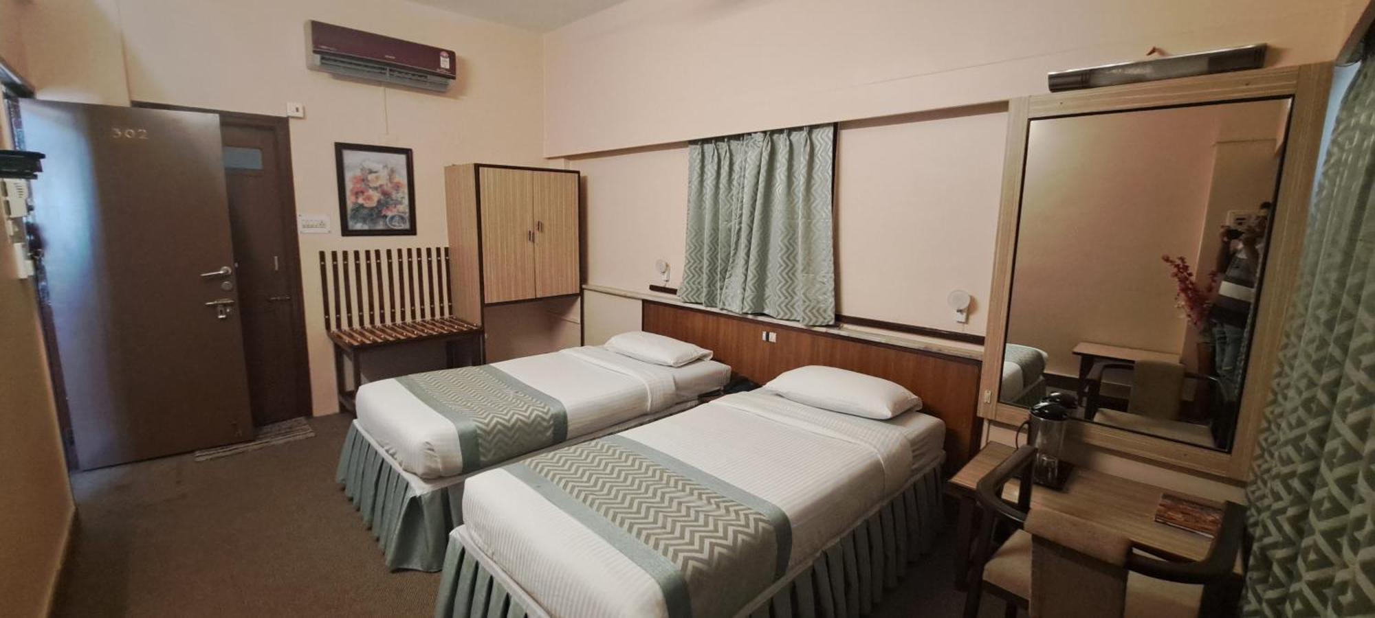 Hotel Swaroop Pune Exterior photo